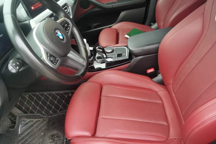 Used BMW X4 2022 xDrive 30i M Sport Package Left Front Seat