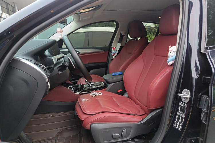 Used BMW X4 2022 xDrive 25i M Sport Package Left Front Seat