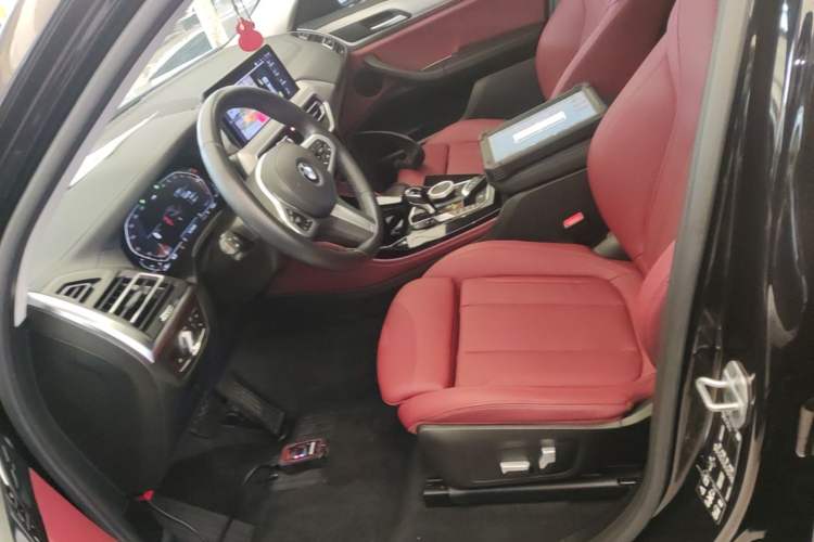 Used BMW X4 2022 xDrive 25i M Sport Package Left Front Seat