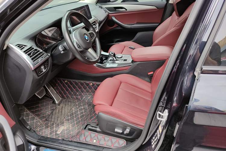 Used BMW X4 2022 xDrive 25i M Sport Package Left Front Seat