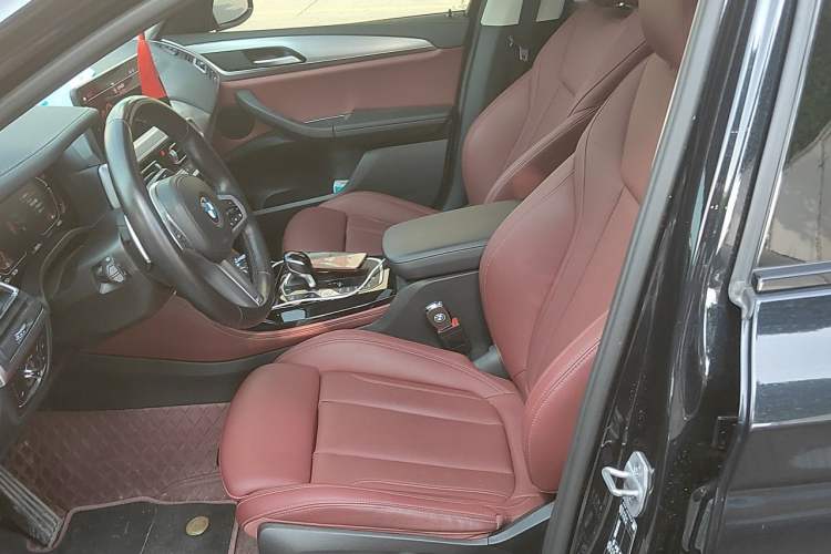 Used BMW X4 2022 xDrive 25i M Sport Package Left Front Seat