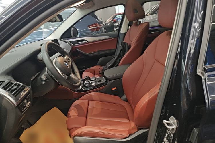 Used BMW X4 2022 xDrive 25i M Sport Package Left Front Seat