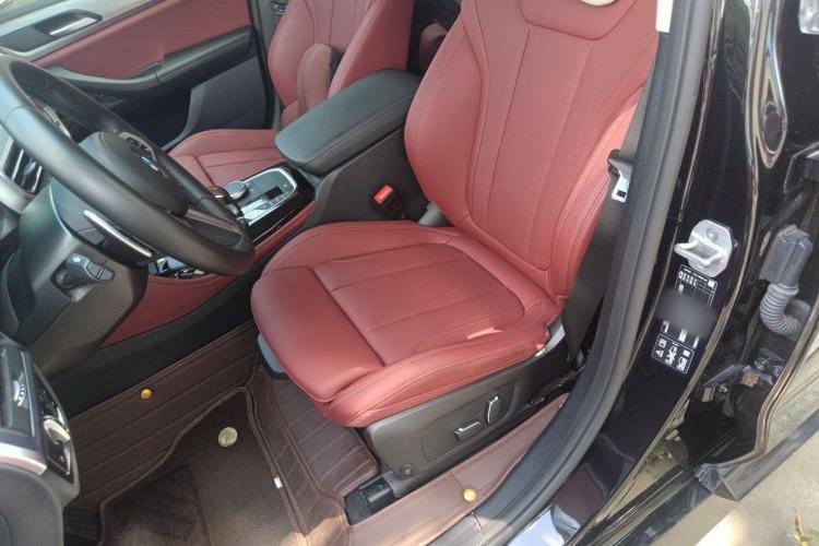 Used BMW X4 2022 xDrive 30i M Sport Package Left Front Seat