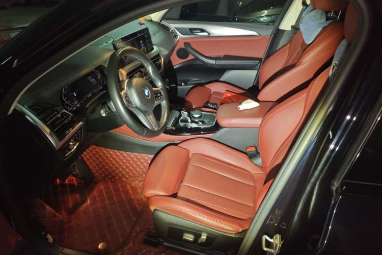 Used BMW X4 2022 xDrive 25i M Sport Package Left Front Seat