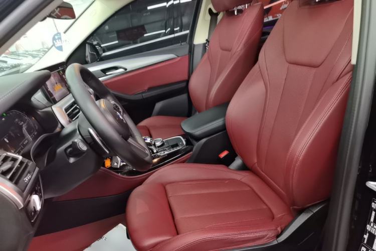 Used BMW X4 2022 xDrive 25i M Sport Package Left Front Seat