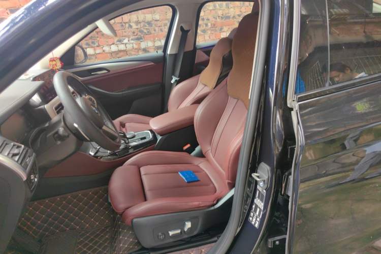 Used BMW X4 2022 xDrive 25i M Sport Package Left Front Seat