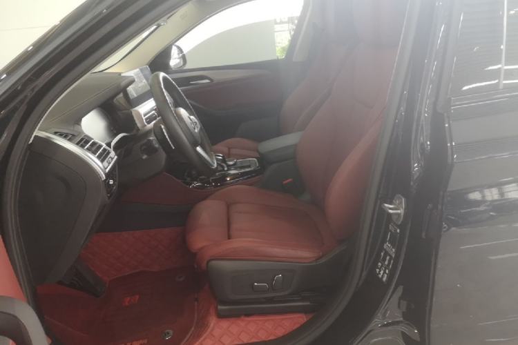 Used BMW X4 2022 xDrive 25i M Sport Package Left Front Seat