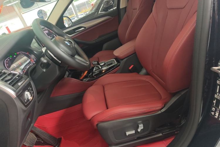 Used BMW X4 2022 xDrive 25i M Sport Package Left Front Seat