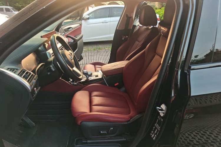 Used BMW X4 2022 xDrive 25i M Sport Package Left Front Seat