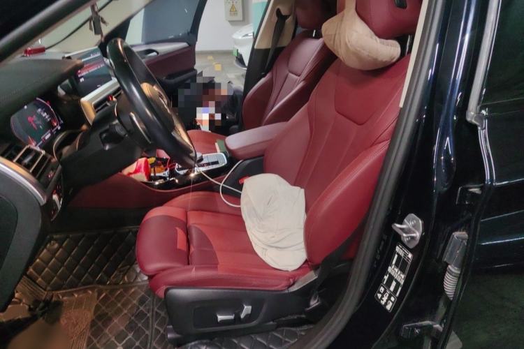 Used BMW X4 2022 xDrive 30i M Sport Package Left Front Seat
