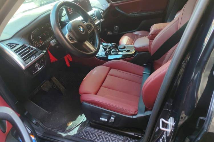 Used BMW X4 2022 xDrive 30i M Sport Package Left Front Seat