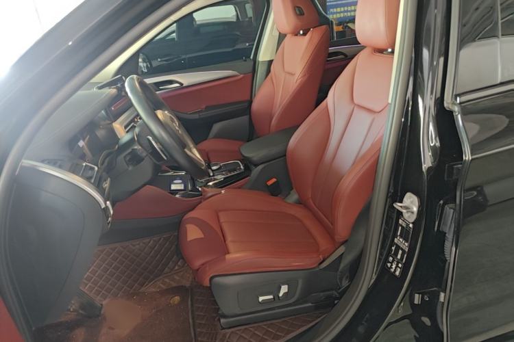 Used BMW X4 2022 xDrive 25i M Sport Package Left Front Seat