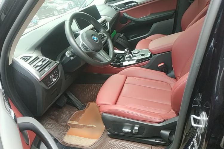 Used BMW X4 2022 xDrive 25i M Sport Package Left Front Seat
