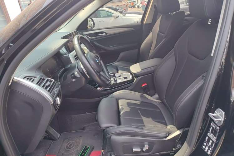 Used BMW X4 2022 xDrive 25i M Sport Package Left Front Seat