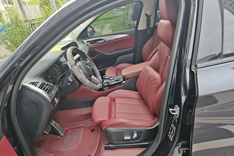 Used BMW X4 2022 xDrive 25i M Sport Package Left Front Seat
