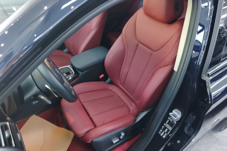 Used BMW X4 2022 xDrive 25i M Sport Package Left Front Seat