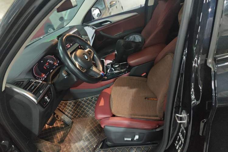 Used BMW X4 2022 xDrive 25i M Sport Package Left Front Seat