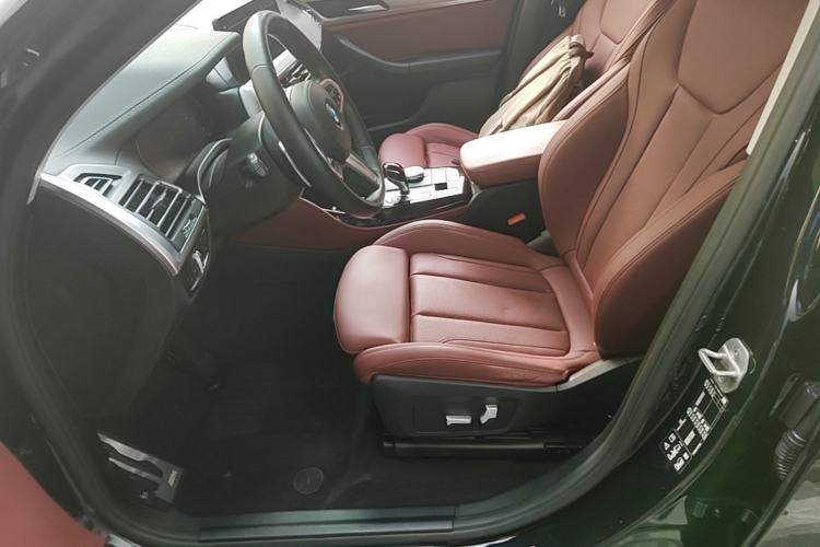 Used BMW X4 2022 xDrive 30i M Sport Package Left Front Seat