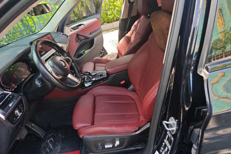 Used BMW X4 2022 xDrive 30i M Sport Package Left Front Seat