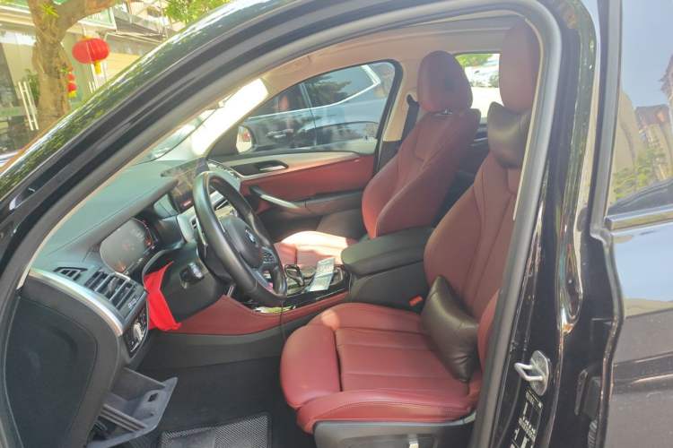Used BMW X4 2022 xDrive 25i M Sport Package Left Front Seat