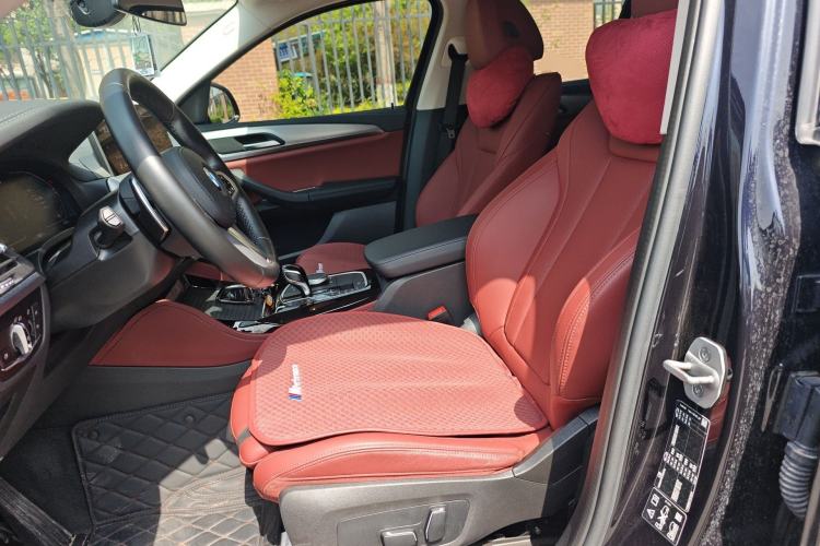 Used BMW X4 2022 xDrive 25i M Sport Package Left Front Seat