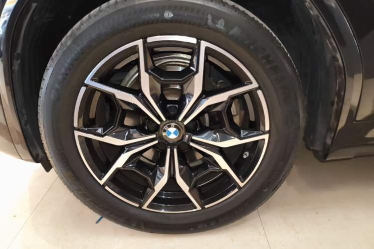Used BMW X4 2022 xDrive 25i M Sport Package Left Front Wheel Hub