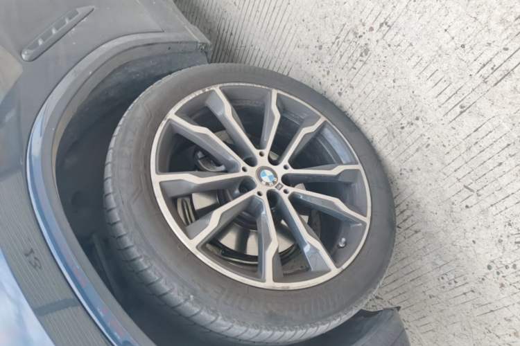 Used BMW X4 2022 xDrive 30i M Sport Package Left Front Wheel Hub