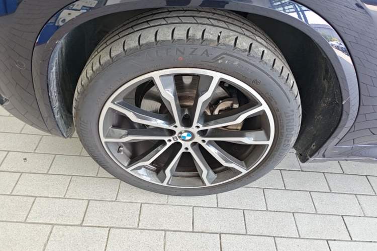 Used BMW X4 2022 xDrive 30i M Sport Package Left Front Wheel Hub