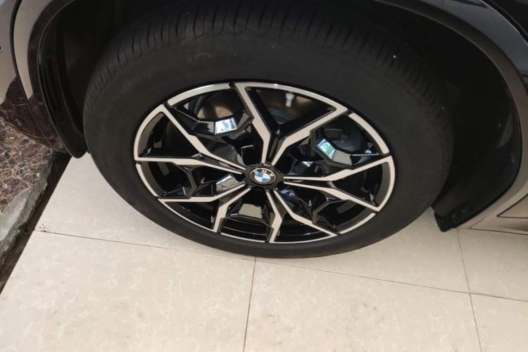 Used BMW X4 2022 xDrive 25i M Sport Package Left Front Wheel Hub