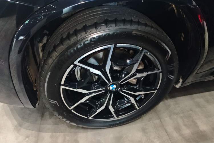 Used BMW X4 2022 xDrive 25i M Sport Package Left Front Wheel Hub