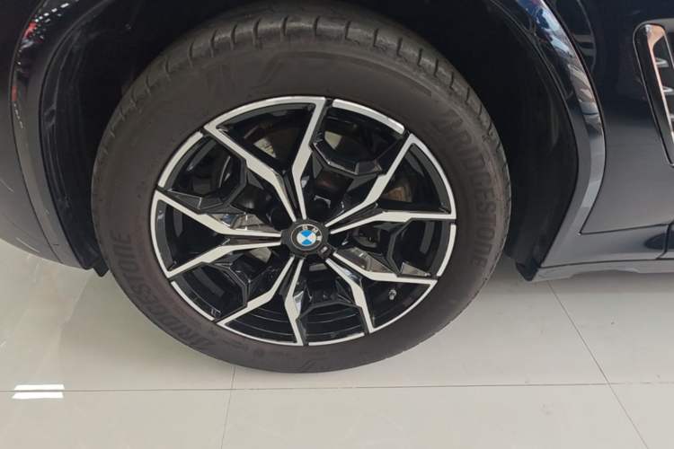 Used BMW X4 2022 xDrive 25i M Sport Package Left Front Wheel Hub