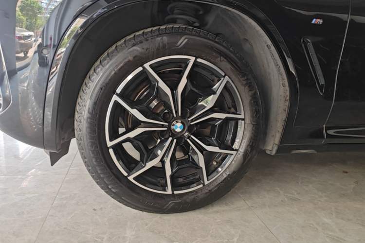 Used BMW X4 2022 xDrive 25i M Sport Package Left Front Wheel Hub