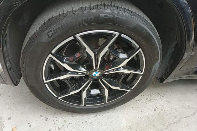 Used BMW X4 2022 xDrive 25i M Sport Package Left Front Wheel Hub