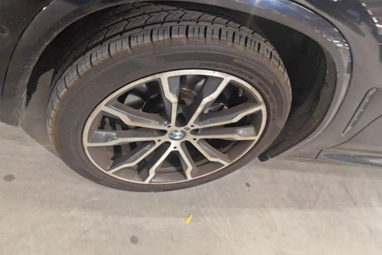 Used BMW X4 2022 xDrive 25i M Sport Package Left Front Wheel Hub