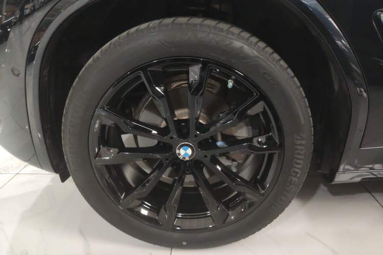 Used BMW X4 2022 xDrive 30i M Sport Package Left Front Wheel Hub