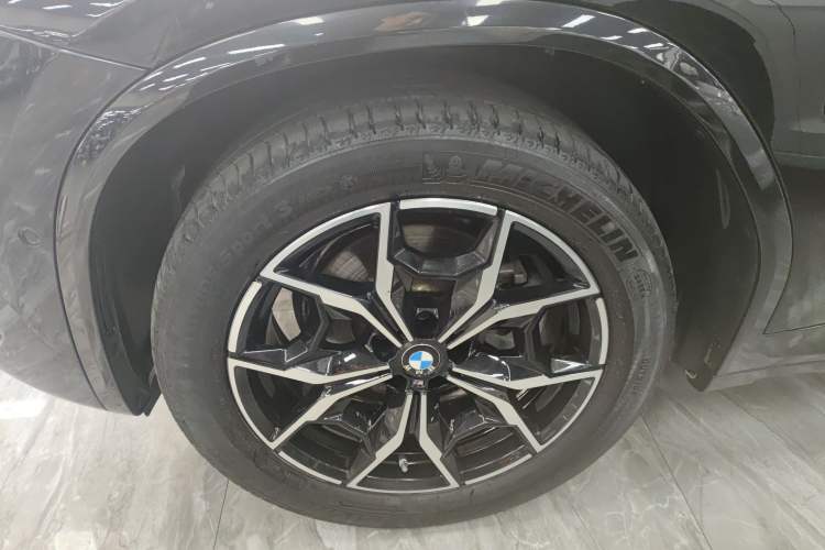 Used BMW X4 2022 xDrive 25i M Sport Package Left Front Wheel Hub