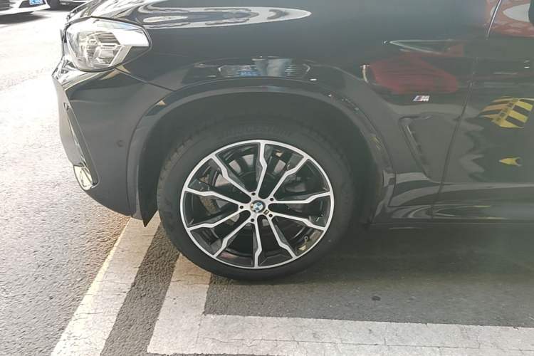 Used BMW X4 2022 xDrive 30i M Sport Package Left Front Wheel Hub