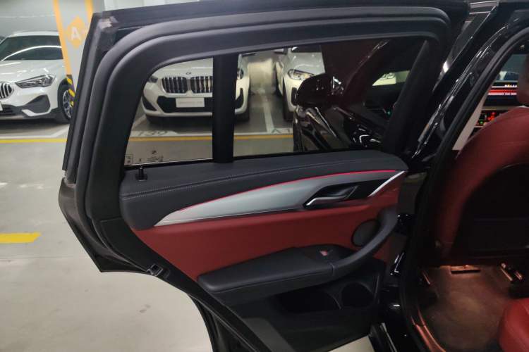Used BMW X4 2022 xDrive 30i M Sport Package Left Rear Door Interior
