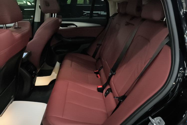 Used BMW X4 2022 xDrive 25i M Sport Package Left Rear Seat