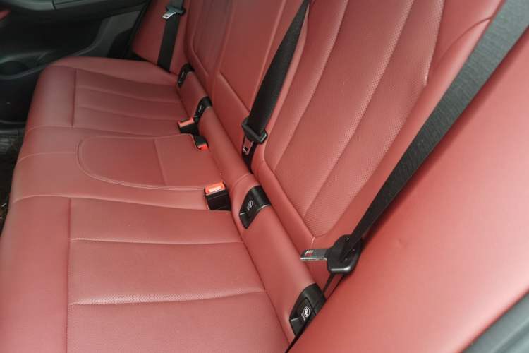 Used BMW X4 2022 xDrive 30i M Sport Package Left Rear Seat