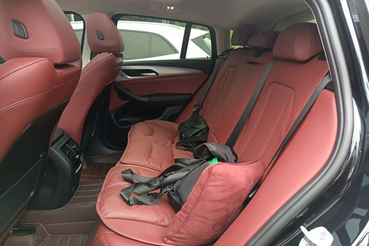 Used BMW X4 2022 xDrive 25i M Sport Package Left Rear Seat