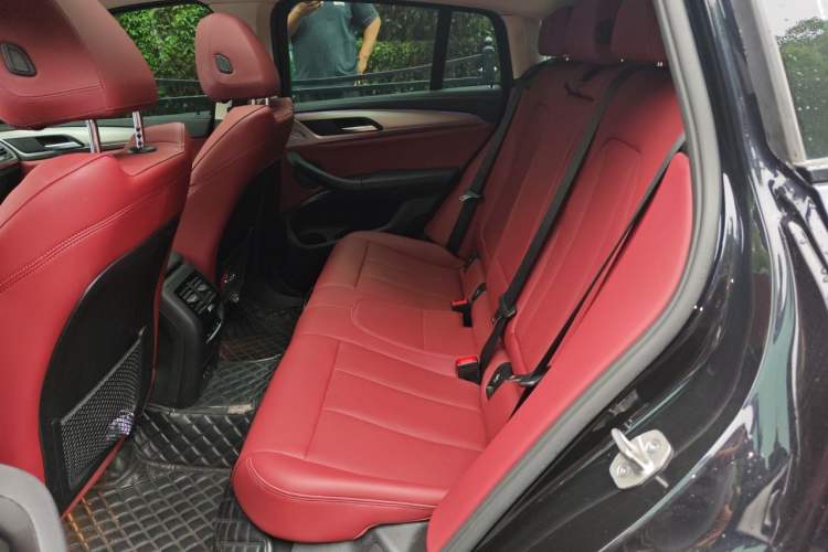 Used BMW X4 2022 xDrive 25i M Sport Package Left Rear Seat