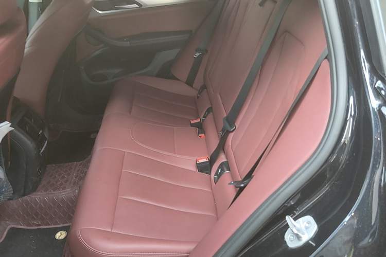 Used BMW X4 2022 xDrive 25i M Sport Package Left Rear Seat