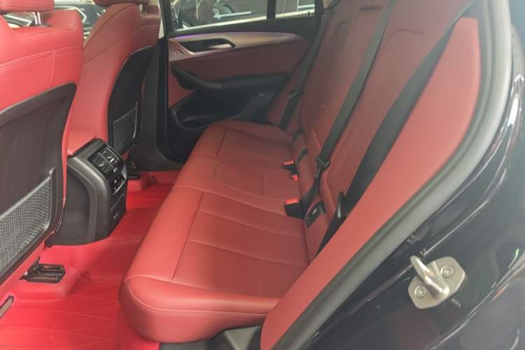 Used BMW X4 2022 xDrive 25i M Sport Package Left Rear Seat