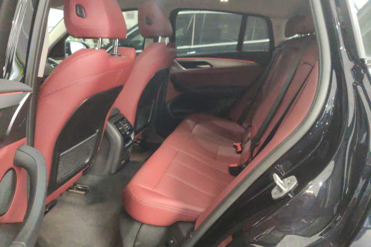 Used BMW X4 2022 xDrive 30i M Sport Package Left Rear Seat