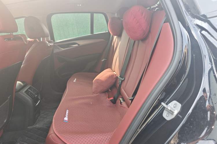 Used BMW X4 2022 xDrive 25i M Sport Package Left Rear Seat
