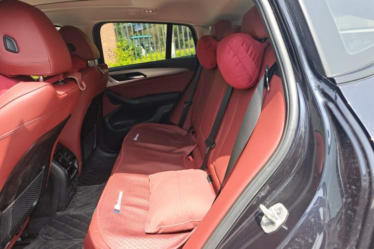 Used BMW X4 2022 xDrive 25i M Sport Package Left Rear Seat