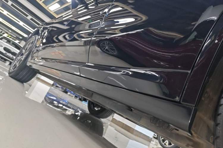 Used BMW X4 2022 xDrive 25i M Sport Package Left Side Sill