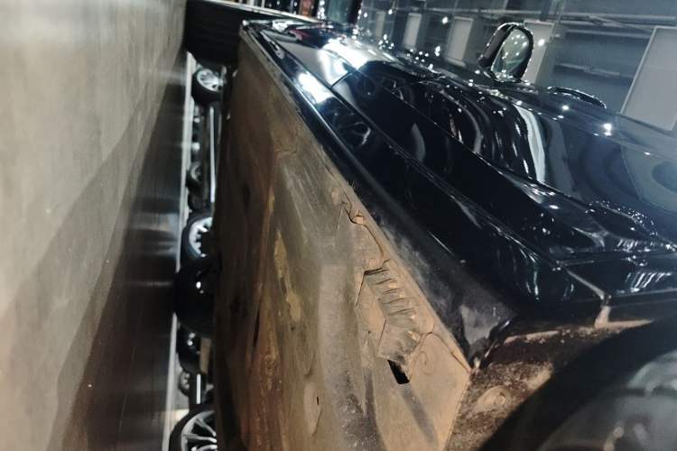 Used BMW X4 2022 xDrive 25i M Sport Package Left Side Sill