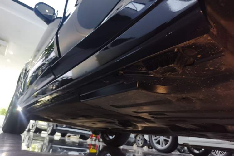 Used BMW X4 2022 xDrive 25i M Sport Package Left Side Sill